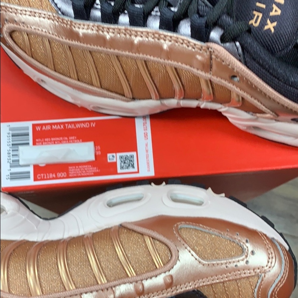 NIKE W AIR MAX TAILWIND IV - Picture 8 of 16
